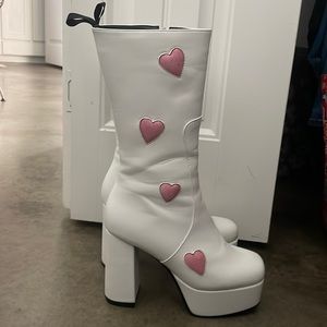 Heart GoGo Boots, Dollskill